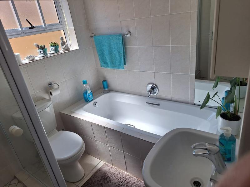 To Let 2 Bedroom Property for Rent in Vredekloof Western Cape